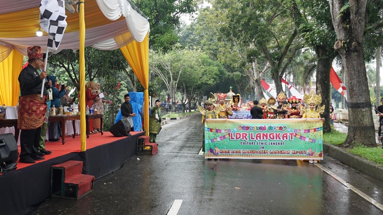 HUT ke-275 Langkat Dimeriahkan Karnaval Budaya 14 Etnik