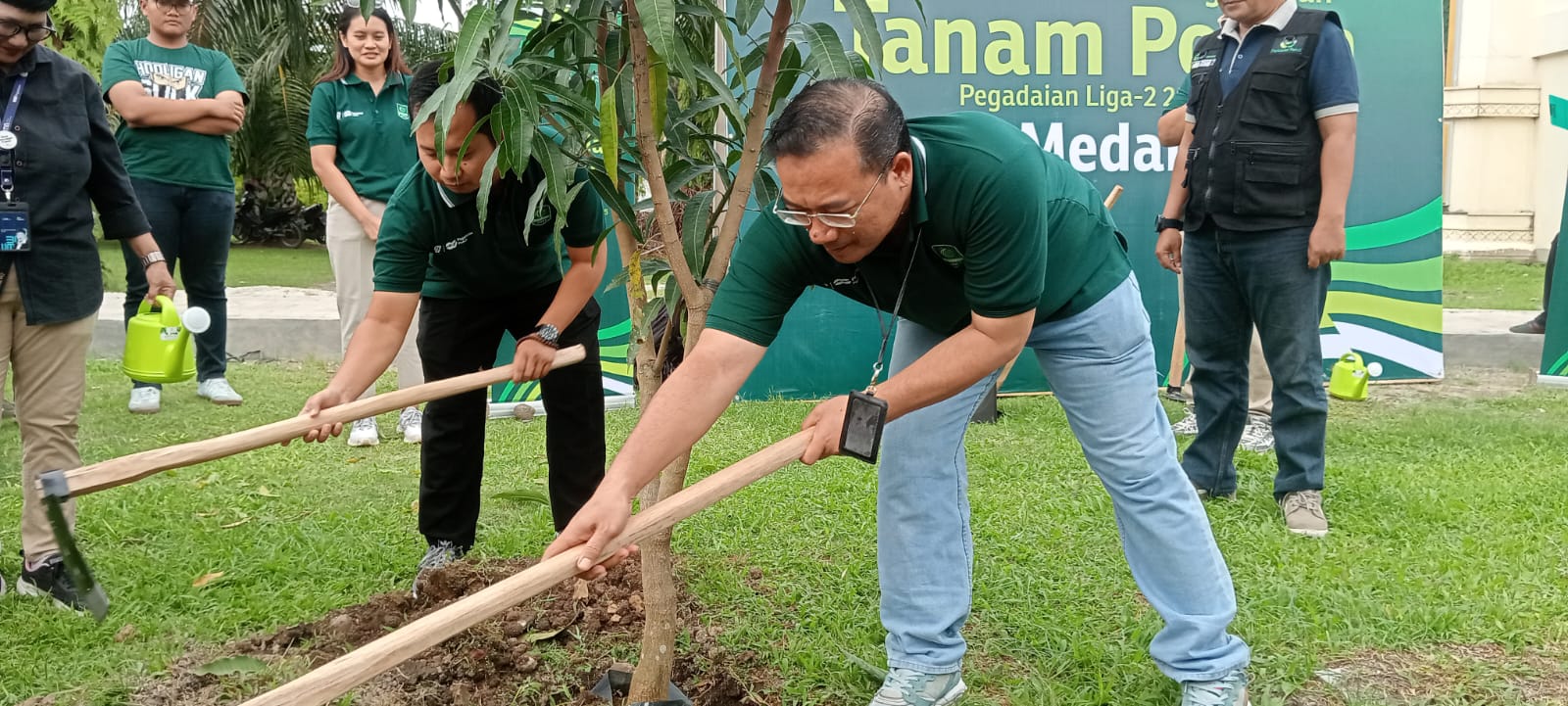 PT Pegadaian Ajak Suporter Kelola Sampah Menjadi Emas dan UMKM Naik Kelas