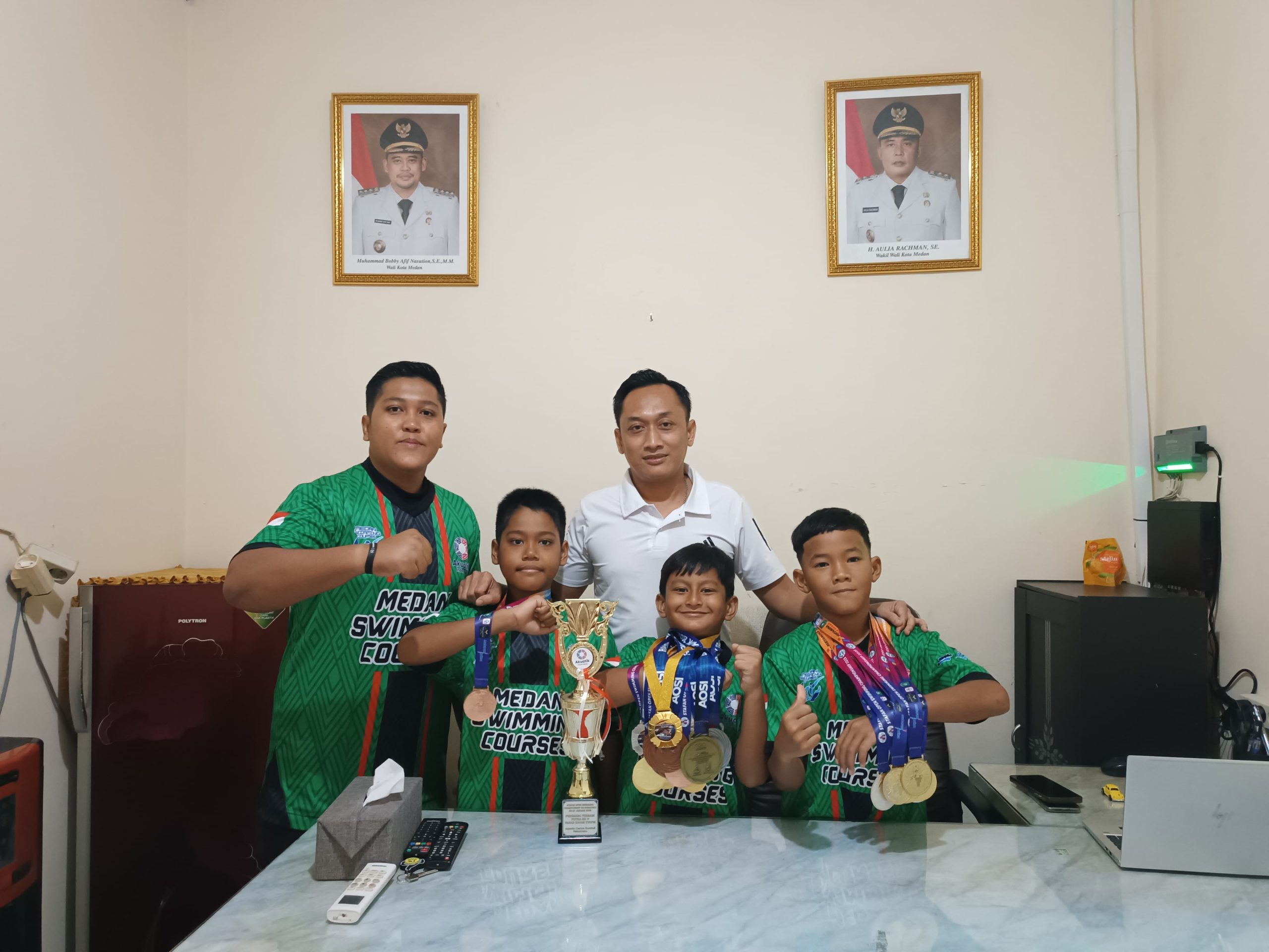 Ikuti Kejuaraan di Pekanbaru, Tiga Perenang Muda Kota Medan Borong 16 Medali