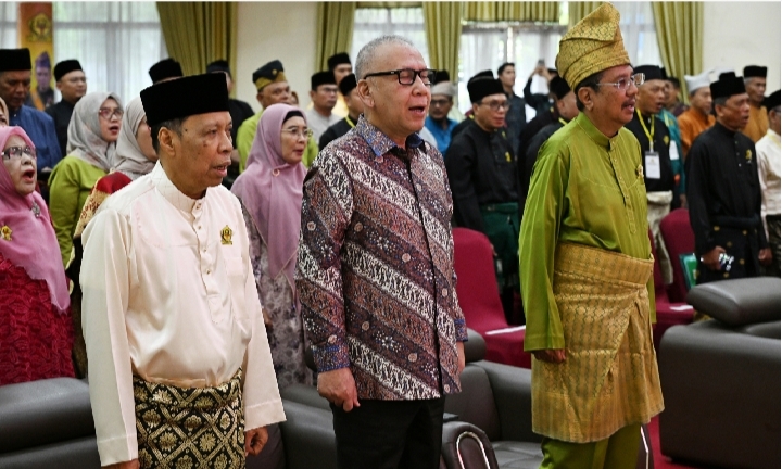 Pj Sekdaprovsu Harapkan Buku ‘100 Tokoh Melayu Nusantara’ Dorong  Lahirnya Cendekiawan Baru