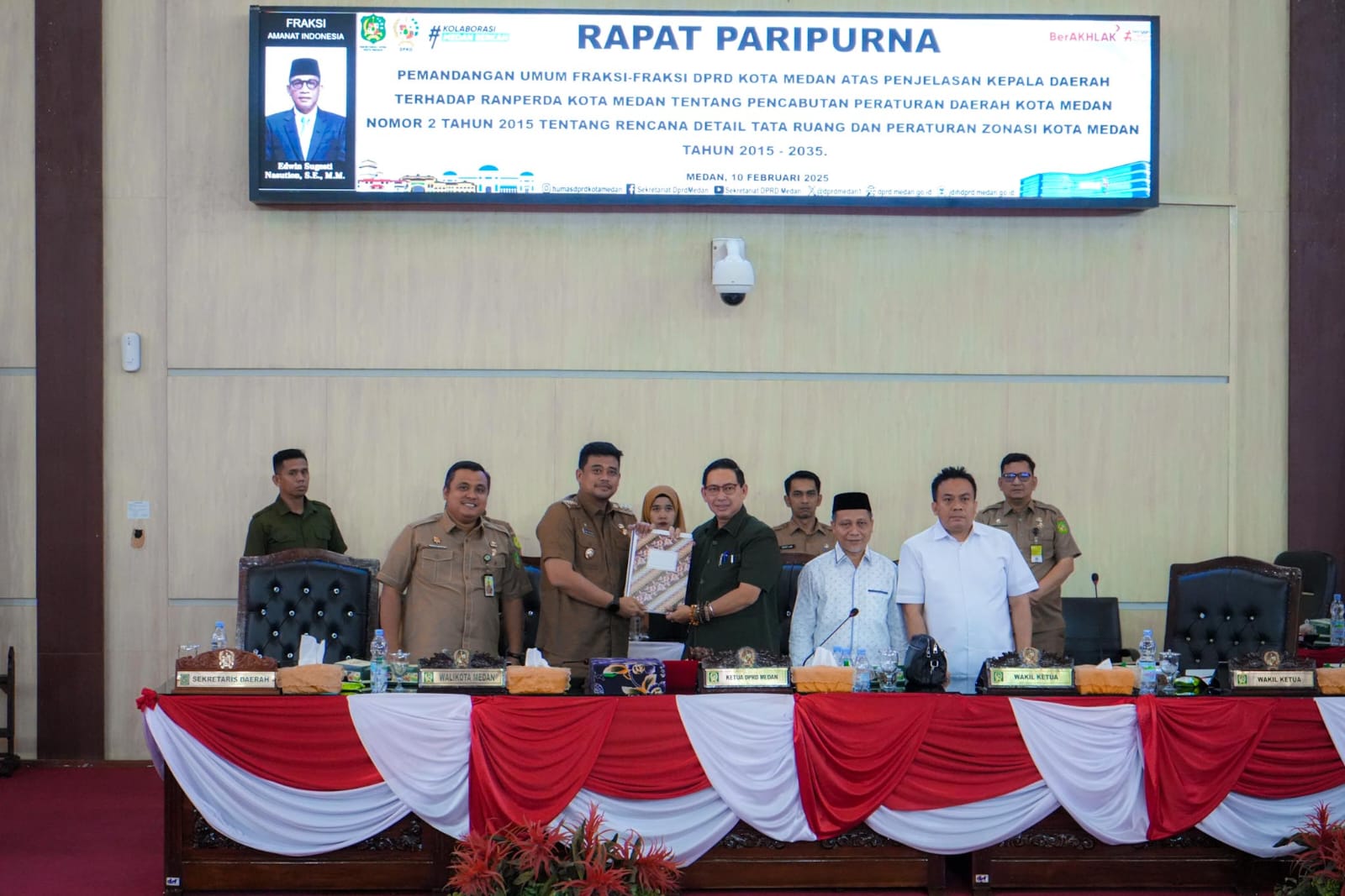 Bobby Nasution Ikuti Paripurna Pemandangan Umum Fraksi DPRD Medan terkait Pencabutan Perda Nomor 2 Tahun 2015