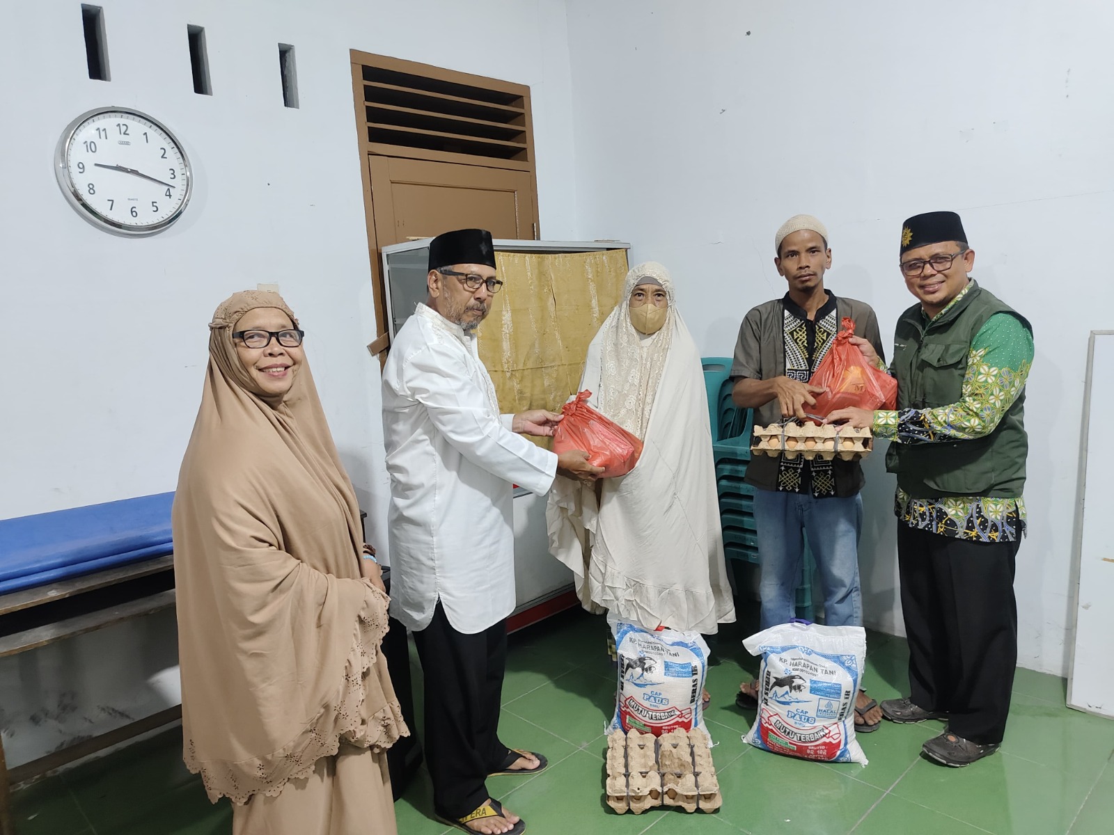 Sambut Ramadhan 1446 Hijriah, Aisyiah dan Muhammadiyah Padang Bulan Gelar Kegiatan Berbagi