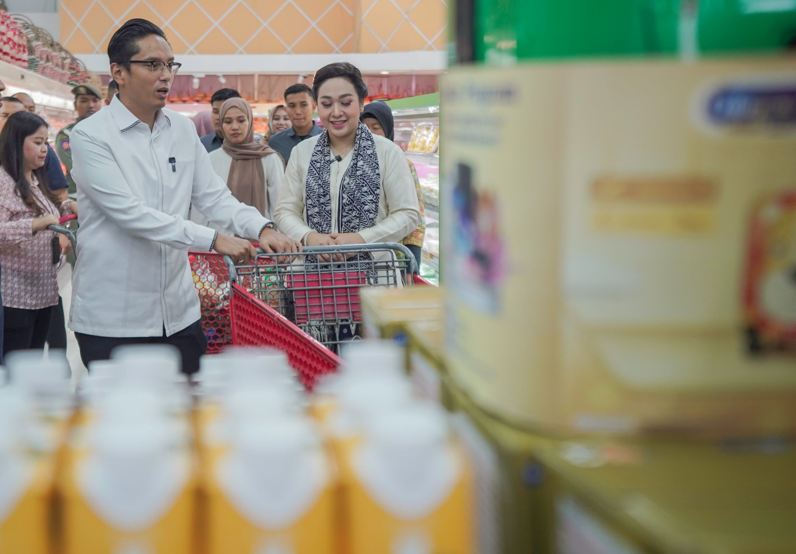 Tinjau Supermarket dan Temukan Permen Tidak Jelas Kedaluarsanya, Rico Waas: Tarik Dulu, Dicek Betul…!