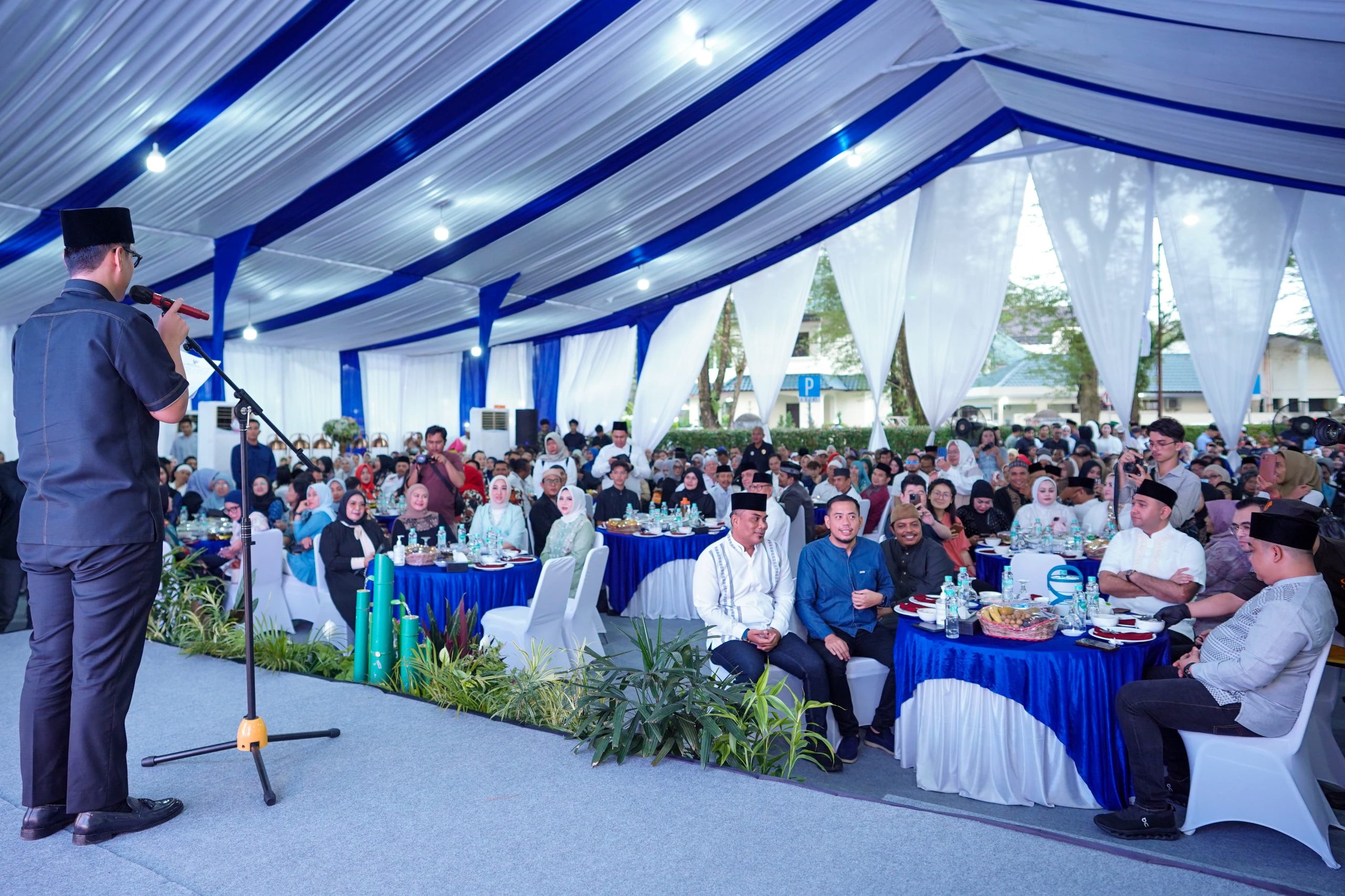 Buka Puasa Bersama Relawan dan Alumni Sekolah, Rico Waas: Doakan Kami Bekerja Lebih Baik