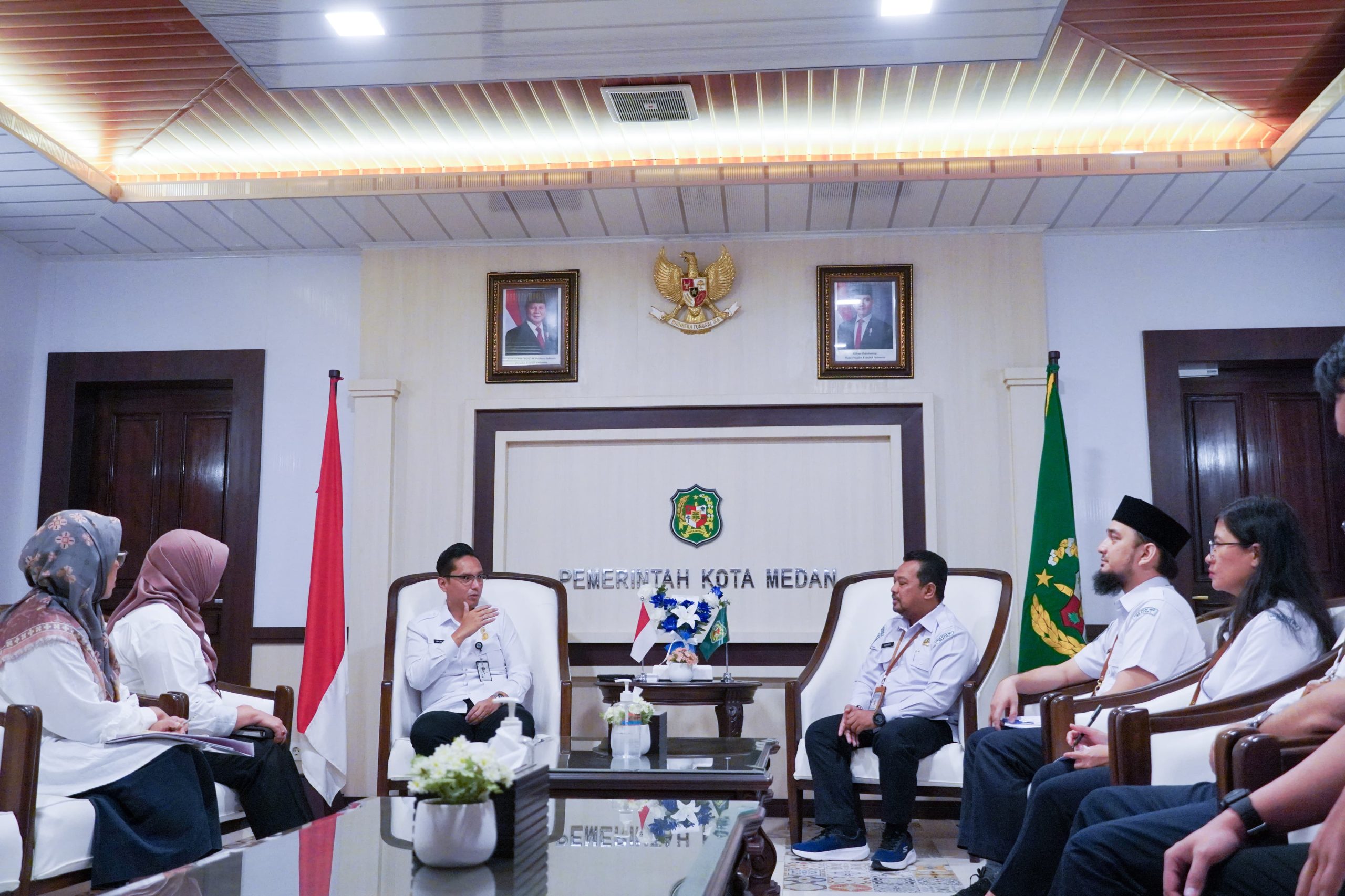 Rico Waas Dukung BBMKG Sebar Informasi Cuaca Melalui Videotron Pemko Medan
