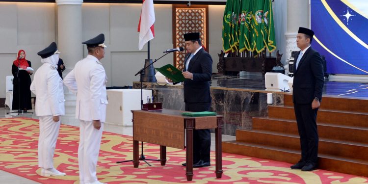 Lantik Bupati dan Wakil Bupati Madina, Gubernur Bobby Ingatkan Kesejahteraan Rakyat  Sebagai Landasan Bekerja