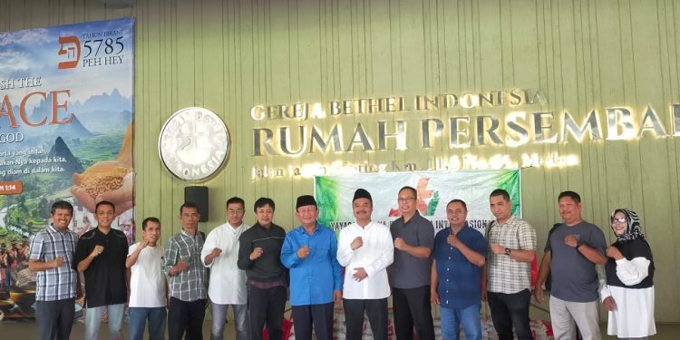 YSKI Berbagi Paket Lebaran Untuk PWI Sumut, Farianda: Syukur dan Terimakasih