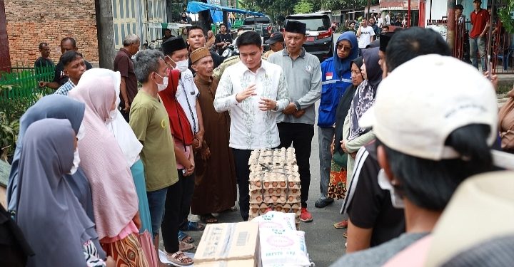 Ricky Anthony Bantu Korban Kebakaran di P. Berandan