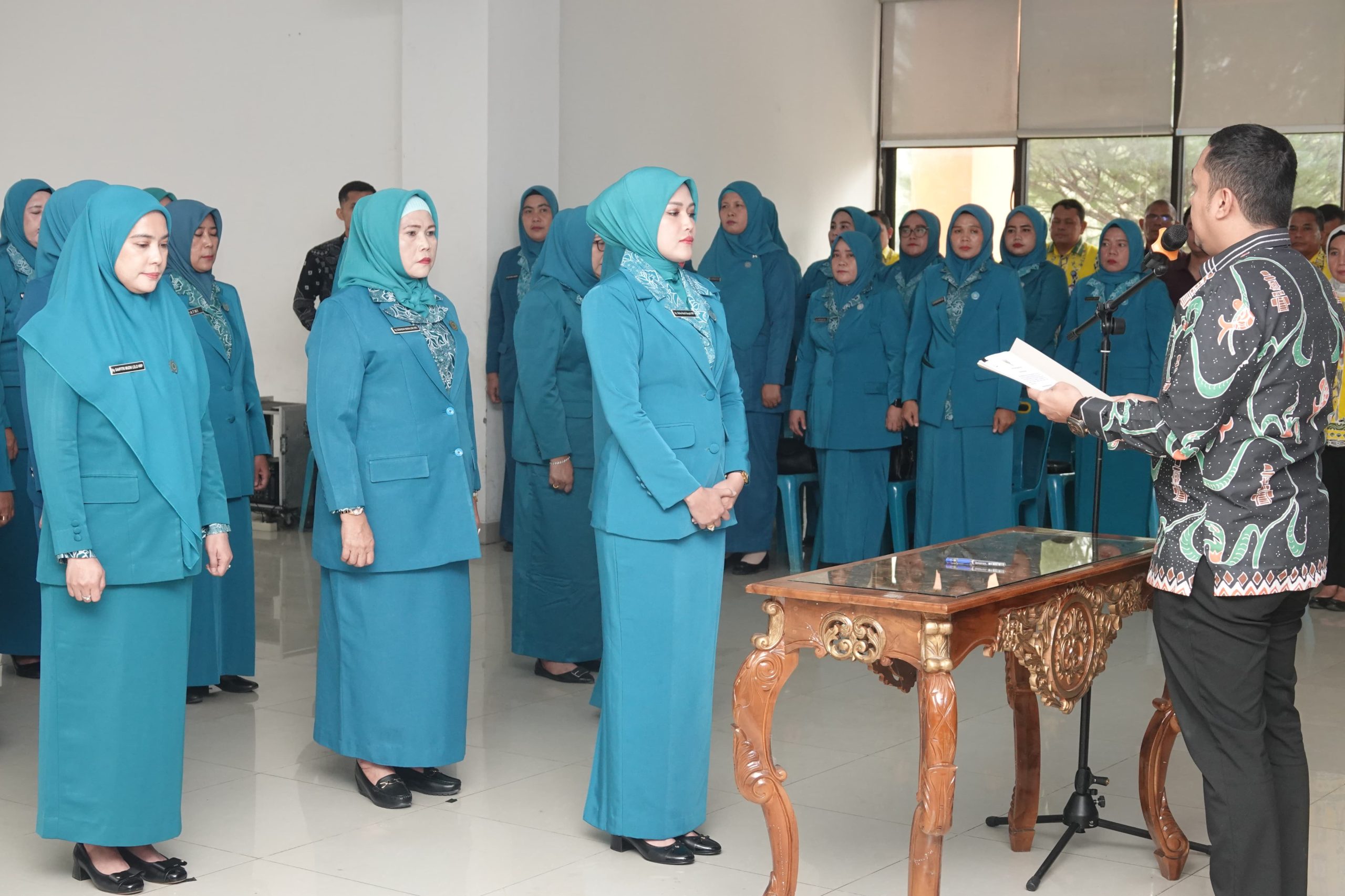 Bupati Paluta Kukuhkan Pengurus Tim Penggerak PKK