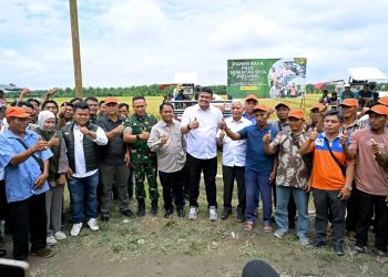 Wujudkan Tanam Padi Tiga Kali Setahun, Gubernur Bobby Minta Bantuan ke Presiden untuk Perbaikan Tanggul