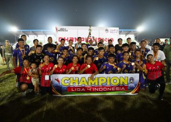 Serahkan Piala Juara Liga 4, Gubernur Bobby Harapkan Sepakbola Sumut Makin Berkembang