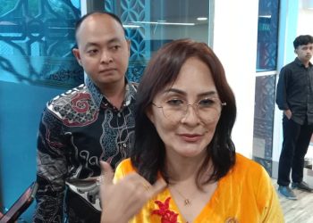Megawati Zebua Klarifikasi Isu Cekik Pramugari: “Saya Hanya Ingin Membantu Penumpang Lansia”