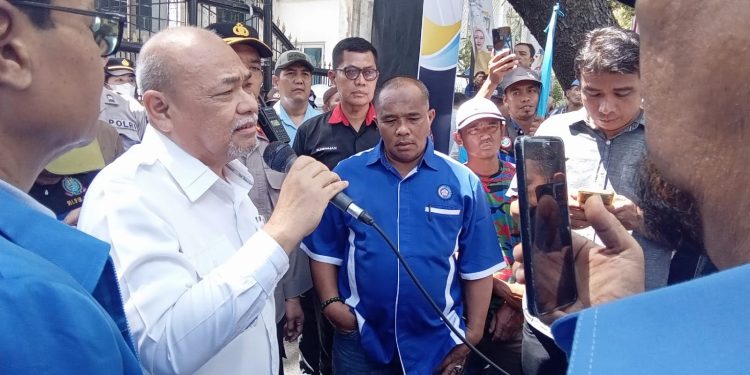 Aliansi Buruh Gelar Aksi di DPRD Sumut, Tuntut Kesejahteraan dan Penegakan Hukum