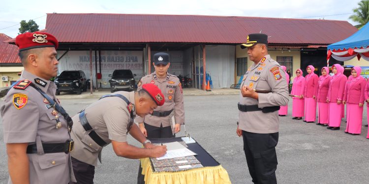 Kapolres Madina Pimpin Sertijab Pejabat Utama dan Kapolsek Jajaran
