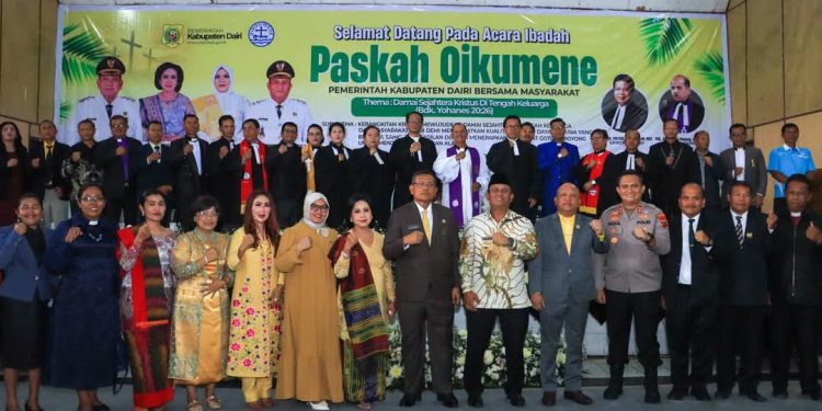 Bupati Dairi Vickner Sinaga Hadiri Paskah Oikumene