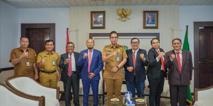 Pemahaman Masyarakat Tentang Hukum Masih Lemah, Wali Kota Rico Minta Peradi Pergerakan Medan Beri Pendampingan