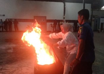 BRI Panyabungan Simulasi Teknis Atasi Kebakaran
