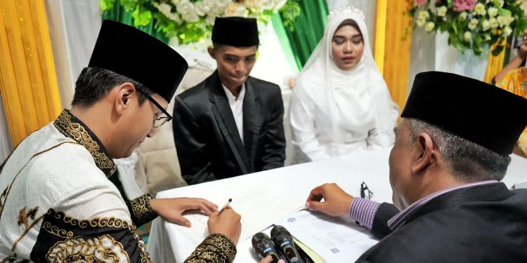 Jadi Saksi Nikah di Lokasi MTQ, Rico Waas: Jadilah Keluarga Samawa