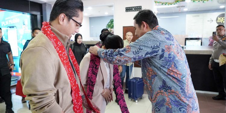 Wali Kota Rico dan Ketua TP PKK Ikuti Muskomwil I APEKSI di Bukittinggi