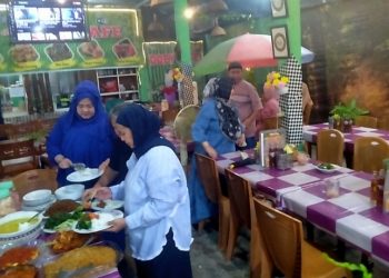 Doey Cafe & Doorsmeer Jl. Alfalah Medan, Tempat Nongkrong Nyambi Cuci Motor dan Mobil