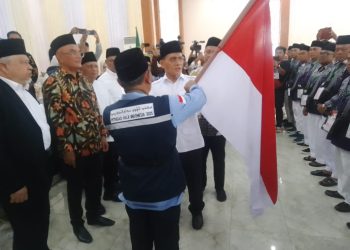 Tahun Haji Akbar, Wamenag dan Wagub Sumut Berangkatkan Kloter I