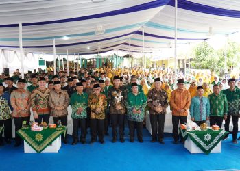 Wali Kota Medan Bersama Mendikdasmen Berangkatkan CJH KBIHU Muhammadiyah