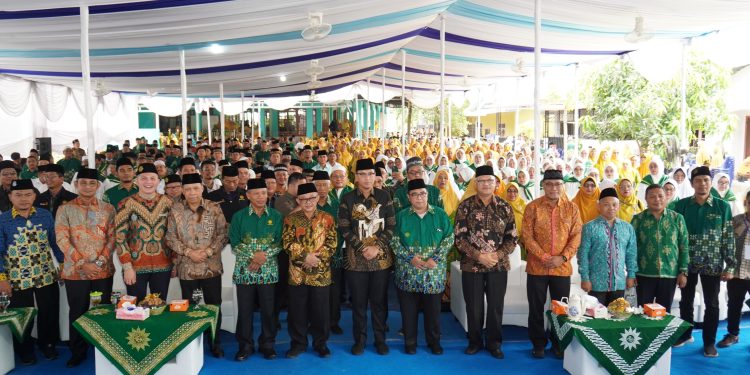 Wali Kota Medan Bersama Mendikdasmen Berangkatkan CJH KBIHU Muhammadiyah