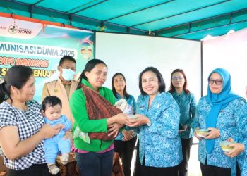 Ketua TP PKK Kabupaten Dairi Ajak Warga Lengkapi Imunisasi Anak