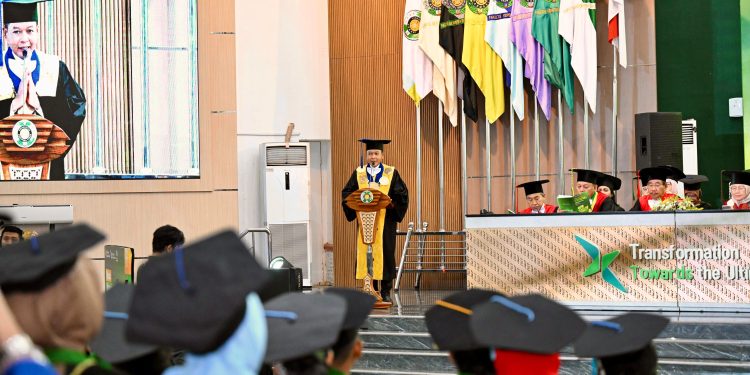 USU Wisuda 1.898 Lulusan, Rektor: Kita Harus Mampu Beradaptasi, Berinovasi, dan Mengantisipasi Perubahan