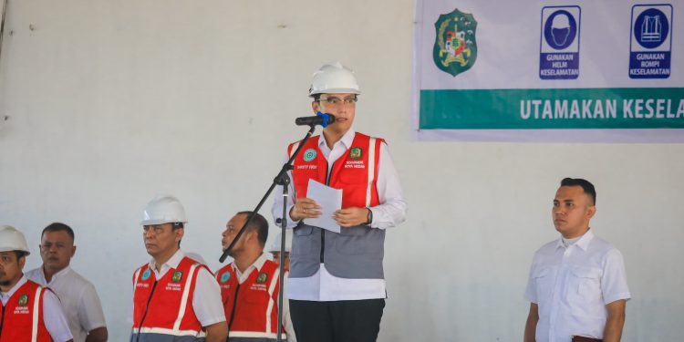 Pimpin Apel Bersama Dinas SDABMBK, Ini Pesan Wali Kota Rico