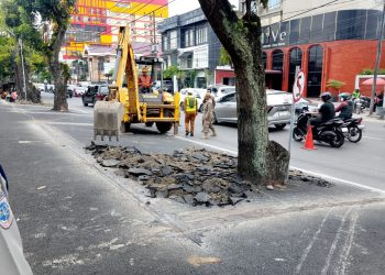 Menyalahi Aturan, Pemko Medan Bongkar Paksa Lahan Parkir Ilegal di Depan Dara Kupi