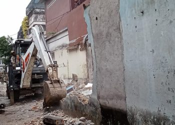 Pemko Medan Bongkar Paksa Dua Unit Bangunan Ilegal di Jalan Bayam