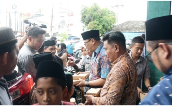 Berkunjung ke Delitua, Bupati Deliserdang Akan Tertibkan Pasar