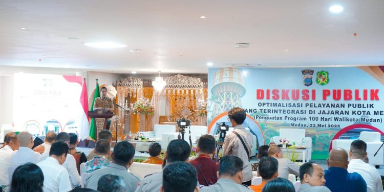 Buka Diskusi Optimalisasi Pelayanan Publik, Wali Kota Rico: Layani Masyarakat dengan Hati