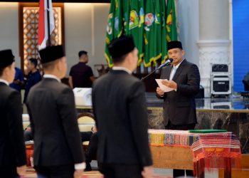 Lantik 60 Pejabat Administrator dan Pengawas, Gubernur Bobby Minta Empat Hal