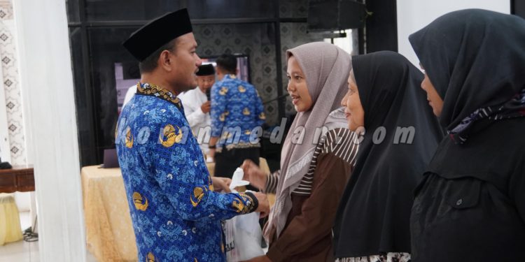 Baznas Tanjungbalai Salurkan Zakat, Wali Kota Dorong ASN dan Muzaki Lebih Dermawan