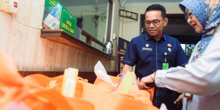 Wakil Walikota Medan Serahkan Bantuan ke Korban Puting Beliung