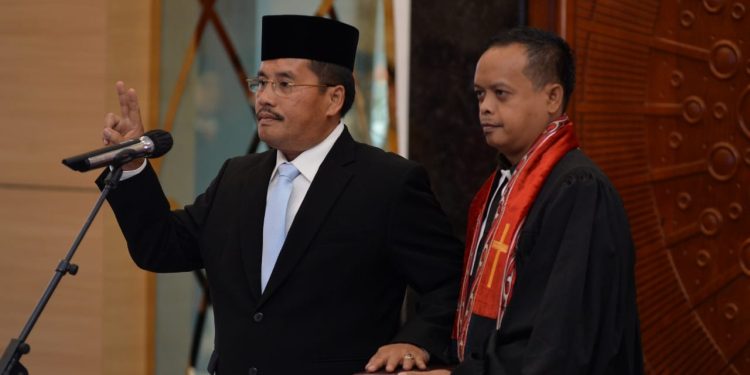 Gubernur Bobby Lantik Dr.Togap Simangunsong Jadi Sekdaprov Sumut