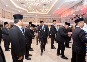Lantik 103 Pejabat Administrator dan Fungsional, Gubernur Bobby Minta Dapat Bekerja Sama dan Berkolaborasi