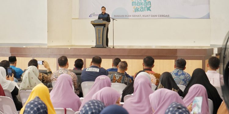 Baik Bagi Kesehatan, Wali Kota Rico Dorong Masyarakat Perbanyak Konsumsi Ikan