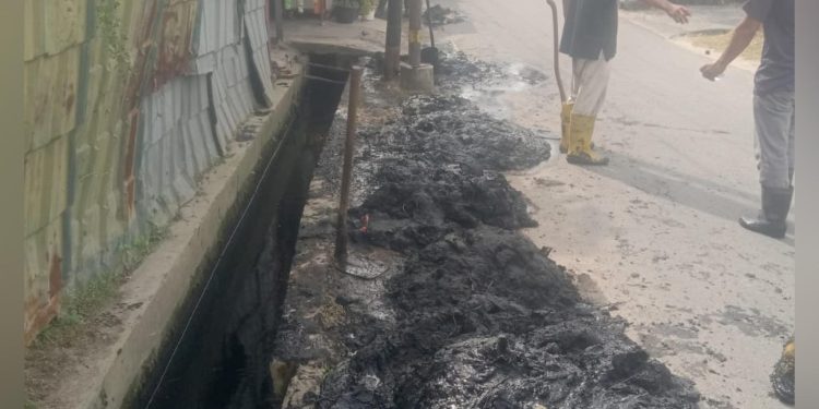 Gercep Tanggapi Keluhan Warga, Parit Penyebab Banjir Langsung Dikorek Dipimpin Wali Kota Rico