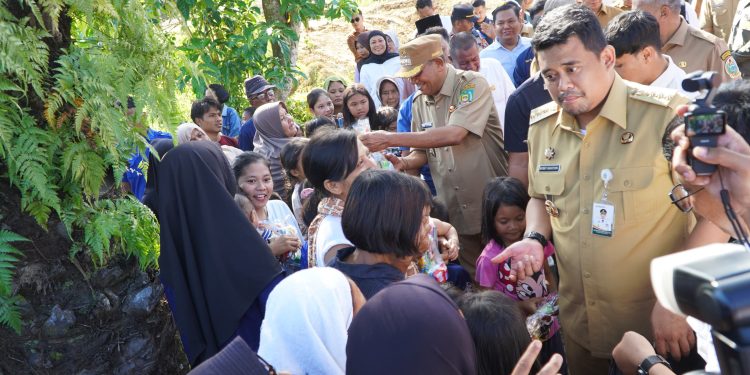 Bupati Langkat Dampingi Gubernur Sumut Tinjau Pengerukan Waduk Tanjung Pura