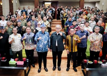 Praktik Bersama Perangkat Daerah dan Camat, Wali Kota Medan Rico Waas Bangun Sinergi dengan Pemko Bandung