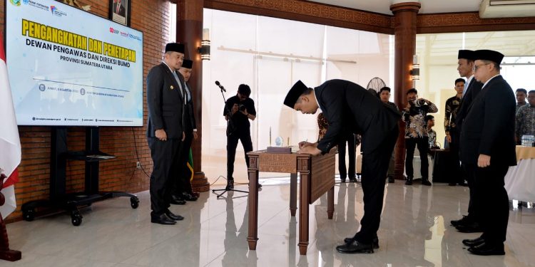 Gubernur Bobby Lantik Dewas PD AIJ dan Dua Direksi Perumda Tirtanadi, Tekankan Pelayanan Masyarakat hingga Investor