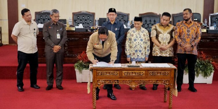 Wali Kota Medan Tandatangani Nota Kesepakatan KUA dan PPAS RP.APBD TA 2025