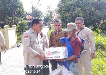 Dirgahayu 7 Tahun, Bawaslu Tanjungbalai Berbagi Berkah