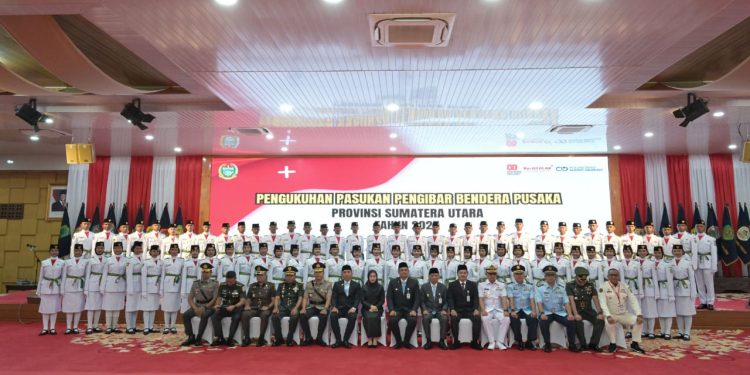 Gubernur Bobby Kukuhkan Paskibra Sumut 2025