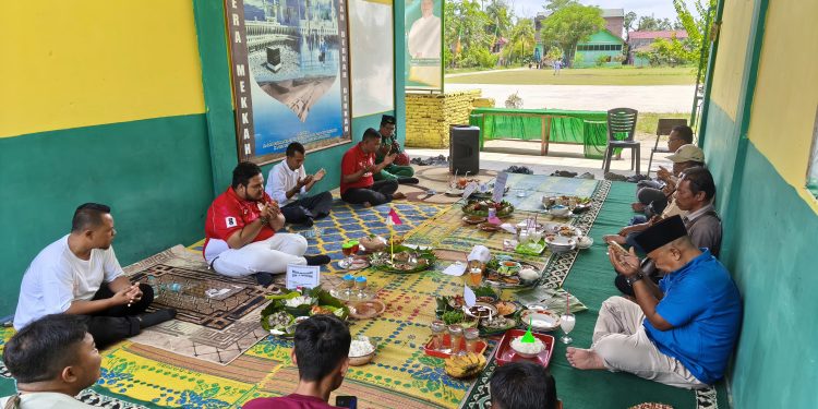 Makan Bajambar, Al Washliyah Tanjungbalai Meriahkan HUT Bawaslu dan HUT RI
