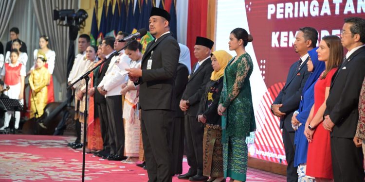 Gubernur Bobby Sambut Baik Semangat Kolaborasi Negara Sahabat di Hari Kemerdekaan RI