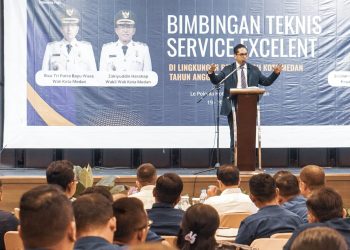 Segelas Air Sepenuh Hati, Pesan Pelayanan dari Wali Kota Rico Waas